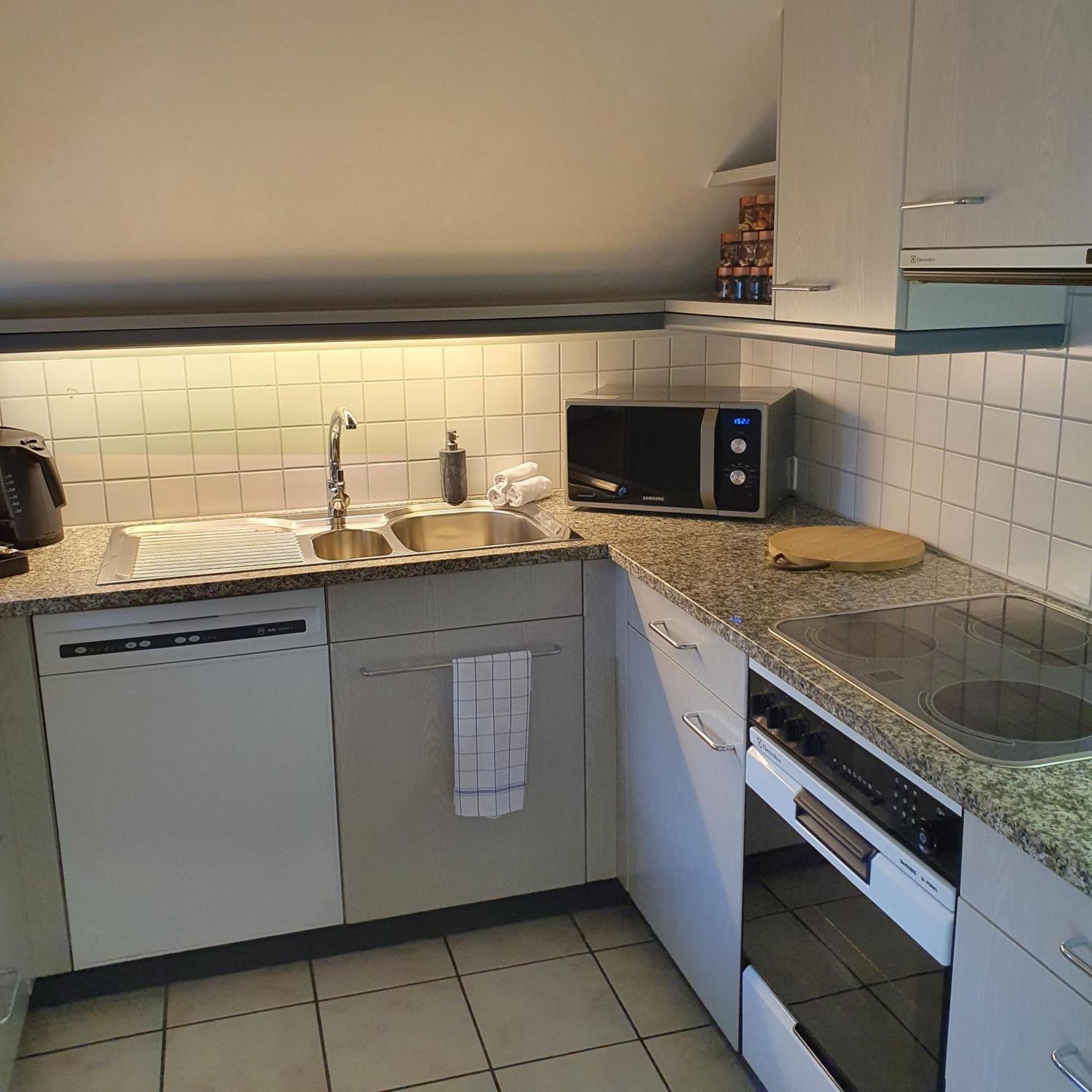 Airhome Zug Neugasse Stadtzentrum Номер фото